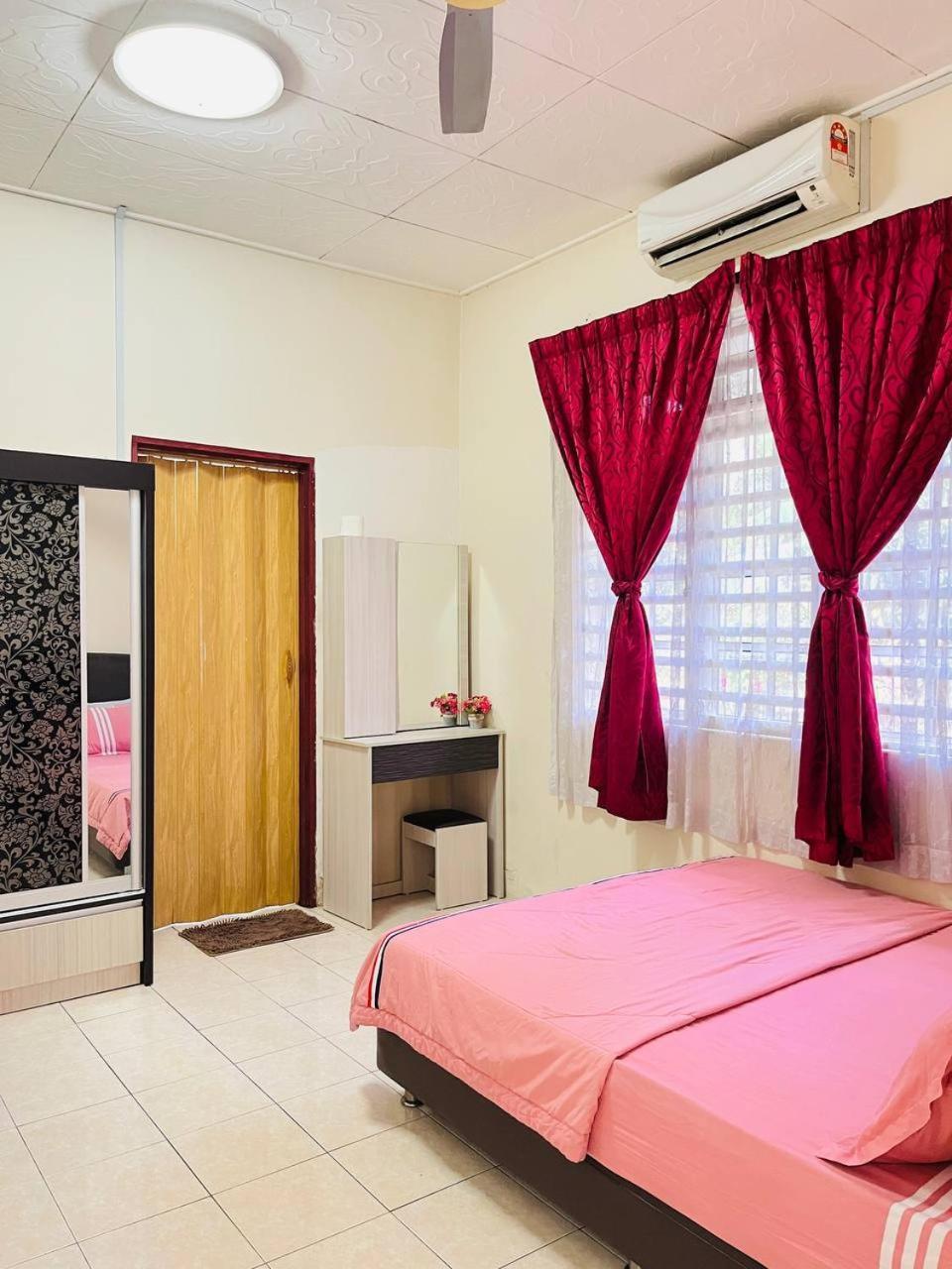 Sofea Homestay איפוה מראה חיצוני תמונה