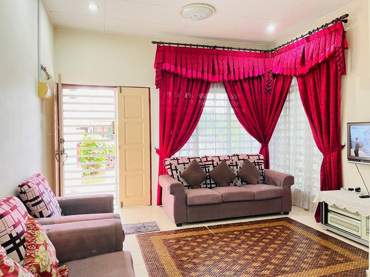 Sofea Homestay איפוה מראה חיצוני תמונה
