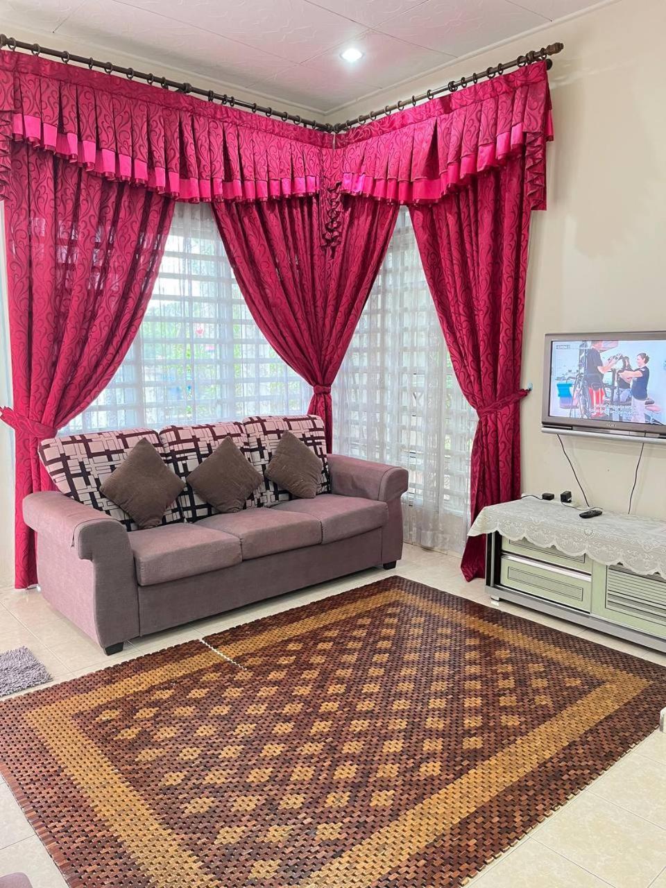 Sofea Homestay איפוה מראה חיצוני תמונה